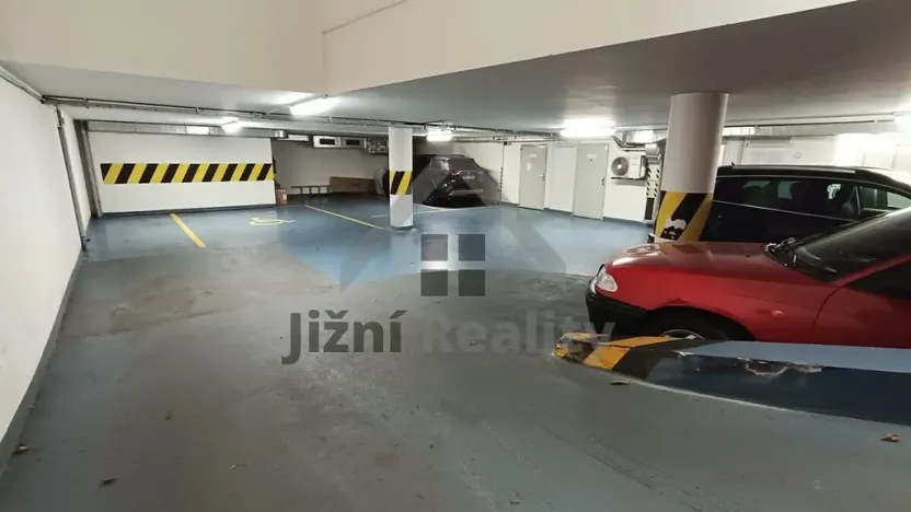 Pronájem obchodního prostoru, Praha - Břevnov, Bělohorská, 1054 m2