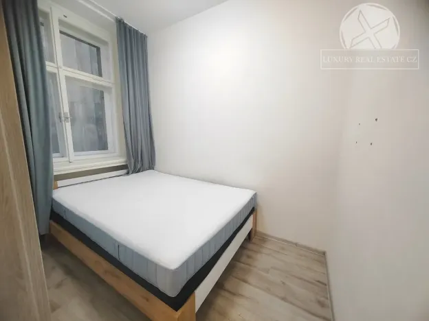 Pronájem bytu 2+kk, Praha - Nové Město, Školská, 27 m2