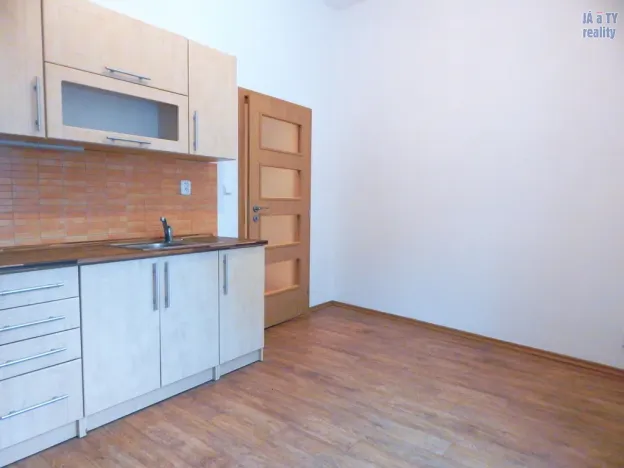 Pronájem bytu 1+1, Teplice, U nádraží, 35 m2