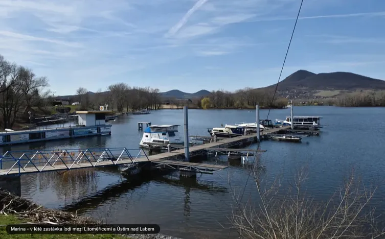 Prodej pozemku, Píšťany, 828 m2