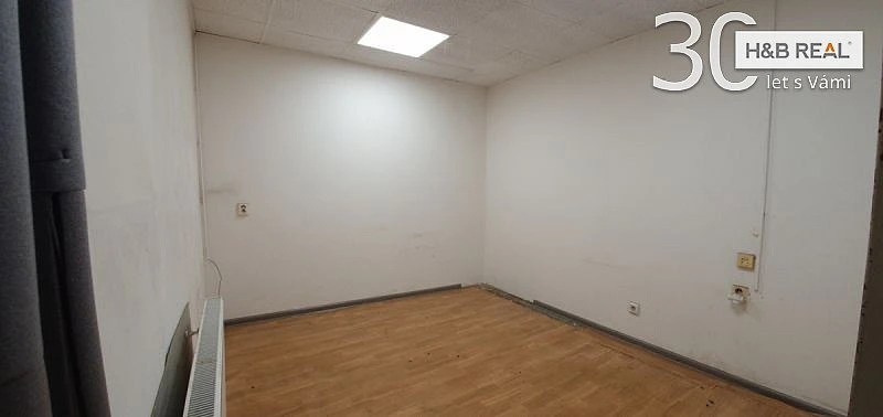 Pronájem skladu, Vsetín, 550 m2