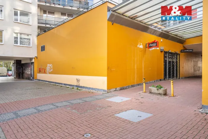 Pronájem obchodního prostoru, Praha, Trnkovo náměstí, 324 m2