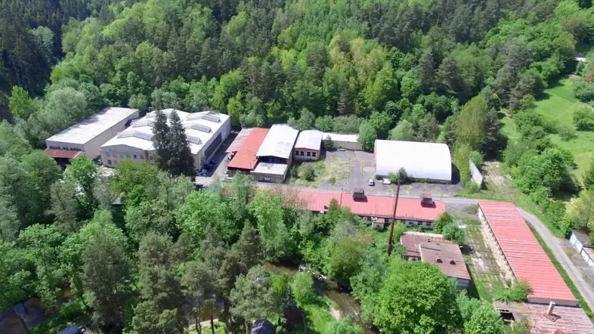 Prodej výrobních prostor, Skryje, 3000 m2