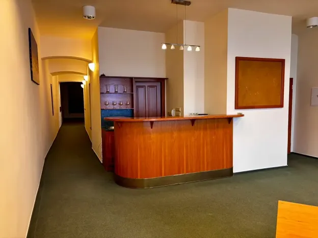 Pronájem kanceláře, Klatovy, nám. Míru, 65 m2