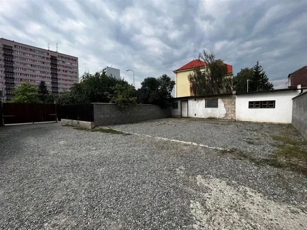 Pronájem garážového stání, Mladá Boleslav, Galetova, 86 m2