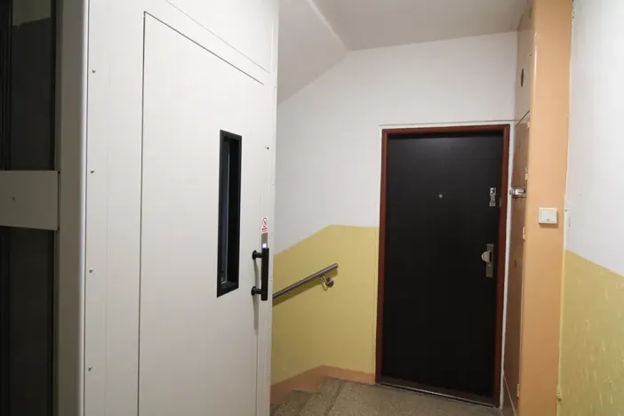 Prodej bytu 3+1, Karlovy Vary, Krymská, 68 m2