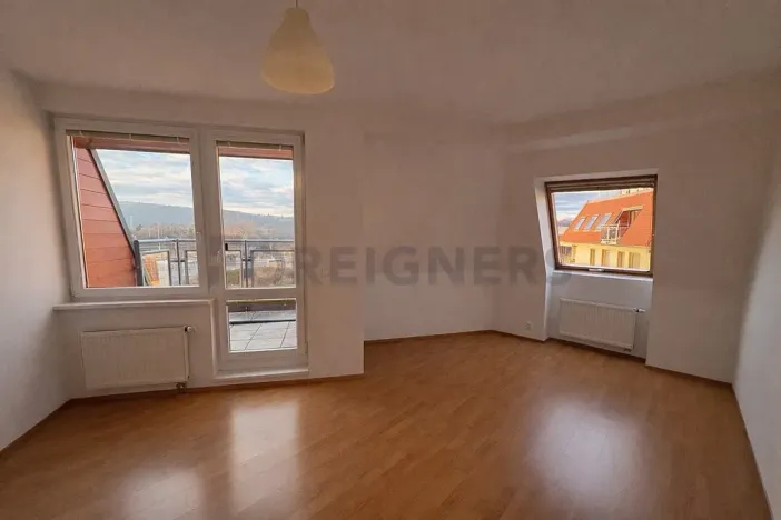 Pronájem bytu 2+kk, Praha, Komořanská, 61 m2
