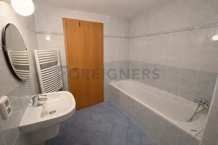 Pronájem bytu 2+kk, Praha, Komořanská, 61 m2