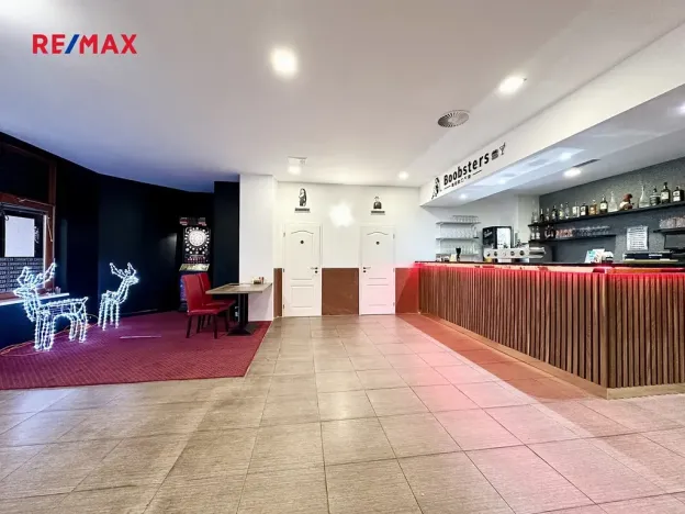 Prodej restaurace, Praha - Lhotka, Novodvorská, 412 m2