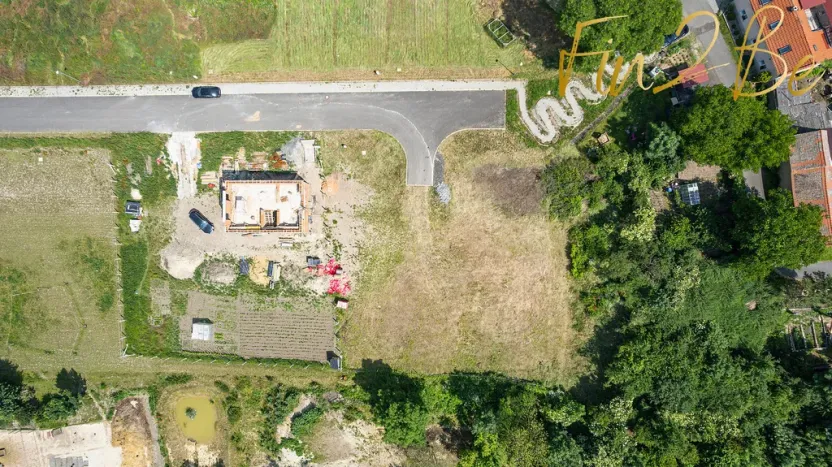 Prodej pozemku, Martiněves, 1360 m2