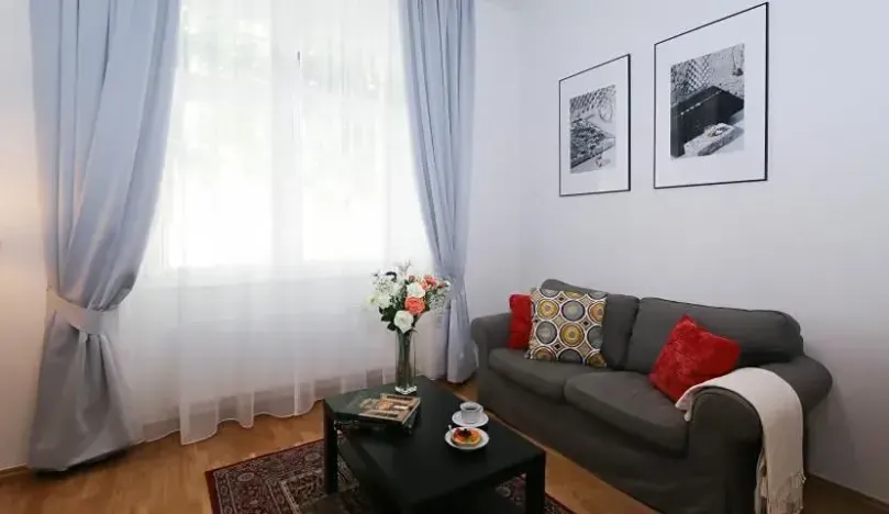 Pronájem bytu 2+kk, Praha - Vinohrady, Na Kozačce, 40 m2