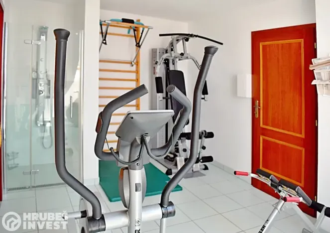 Prodej rodinného domu, Horní Jelení, Dvorská, 380 m2