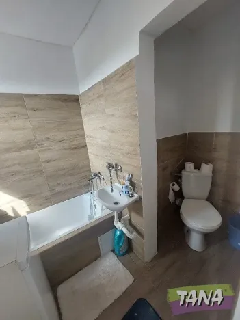 Prodej rodinného domu, Jenišovice, 225 m2