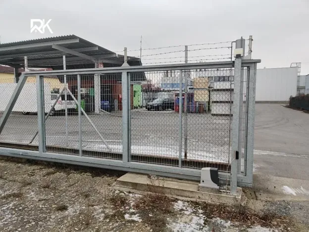 Pronájem komerční nemovitosti, Kolín, K Dílnám, 180 m2