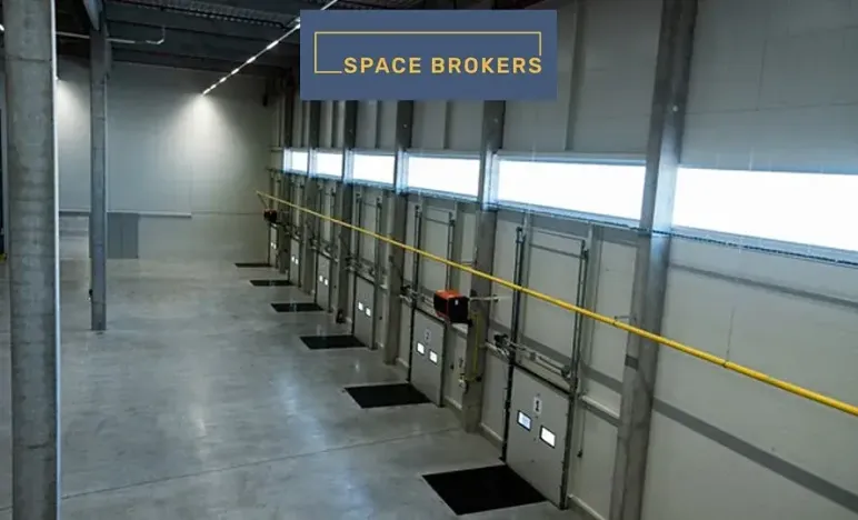 Pronájem skladu, Dašice, 9700 m2