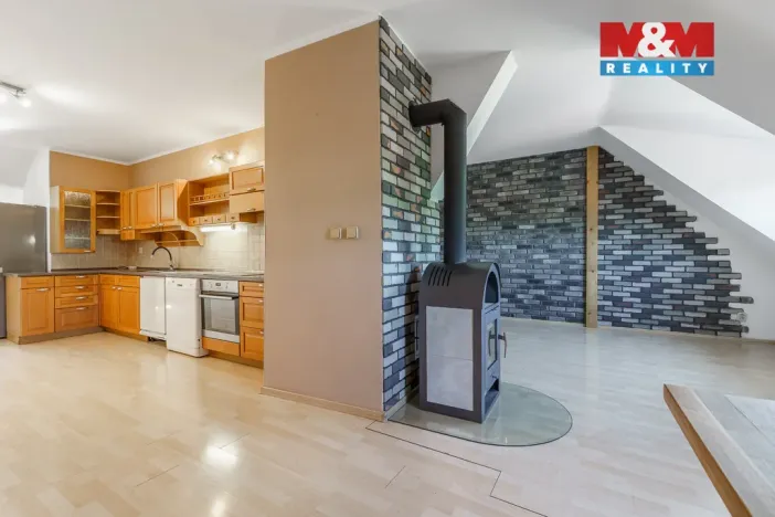 Prodej bytu 3+1, Cheb, Cechovní, 130 m2