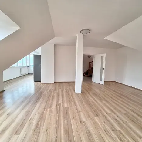 Pronájem bytu 3+kk, Praha, Podbělohorská, 105 m2