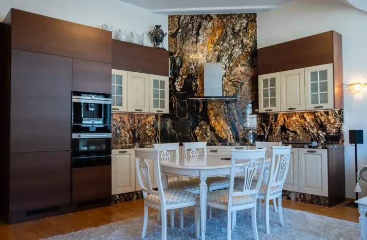 Prodej bytu 3+kk, Karlovy Vary, Divadelní náměstí, 137 m2