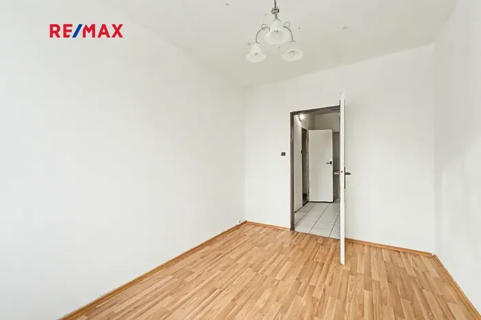 Prodej bytu 2+kk, Praha - Prosek, Zárybská, 42 m2