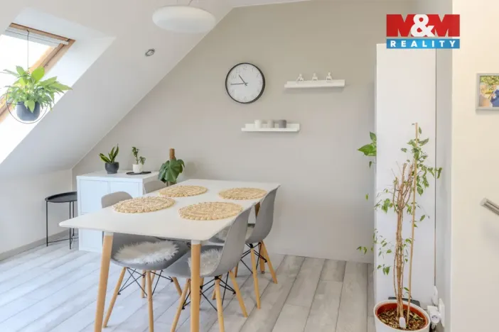 Prodej bytu 3+1, Zlín - Kudlov, Žlutá, 83 m2