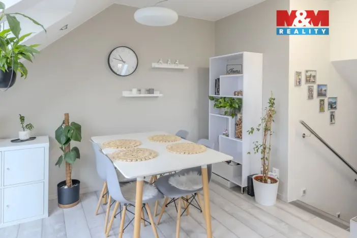 Prodej bytu 3+1, Zlín - Kudlov, Žlutá, 83 m2