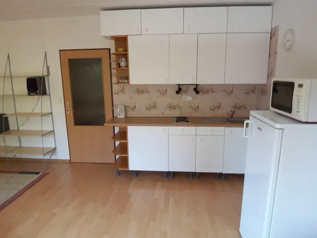 Pronájem bytu 1+kk, Praha - Košíře, Houdova, 33 m2