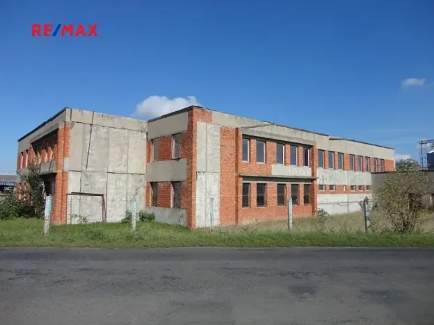 Prodej obchodního prostoru, Oskořínek, Chlebská, 1600 m2