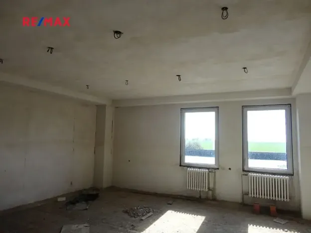 Prodej obchodního prostoru, Oskořínek, Chlebská, 1600 m2