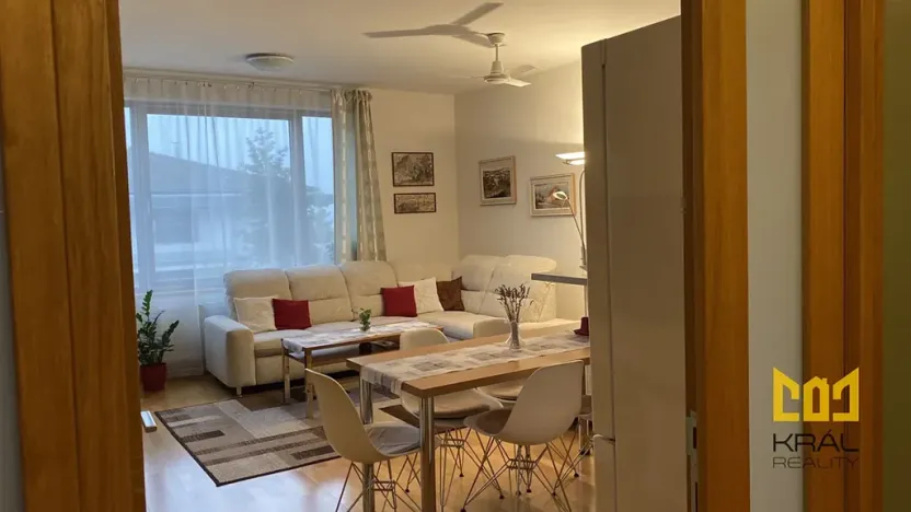 Pronájem bytu 2+kk, Praha - Prosek, Valečovská, 68 m2