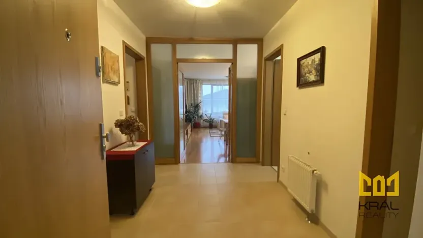 Pronájem bytu 2+kk, Praha - Prosek, Valečovská, 68 m2