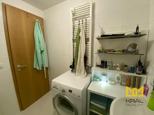 Pronájem bytu 2+kk, Praha - Prosek, Valečovská, 68 m2