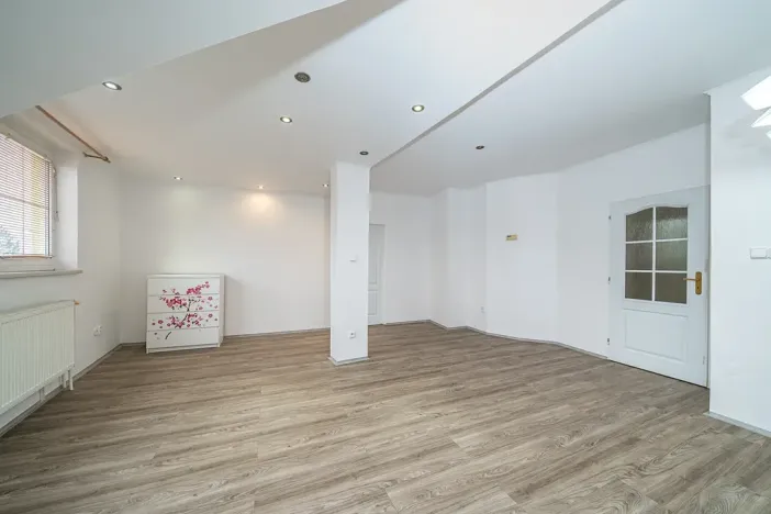 Prodej bytu 3+1, Olomouc, Chválkovická, 92 m2