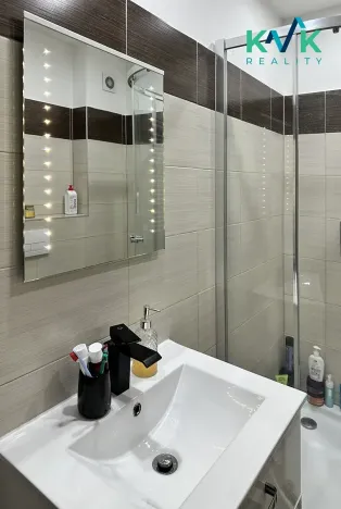 Pronájem bytu 2+kk, Karlovy Vary, Chebská, 42 m2