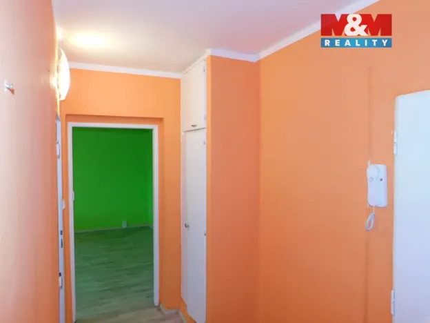 Pronájem bytu 1+1, Cheb, U Stadionu, 41 m2