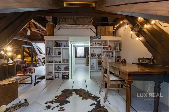 Prodej atypického bytu, Mikulov, Komenského, 164 m2