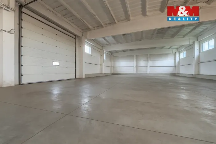Pronájem skladu, Čestice, 650 m2