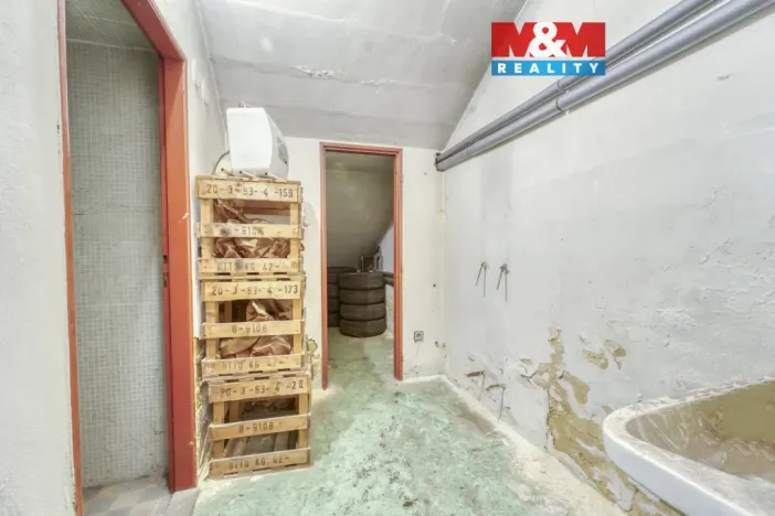 Pronájem skladu, Plzeň - Jižní Předměstí, Husova, 70 m2