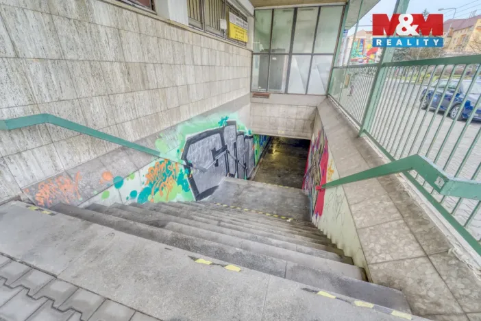 Pronájem skladu, Plzeň - Jižní Předměstí, Husova, 70 m2