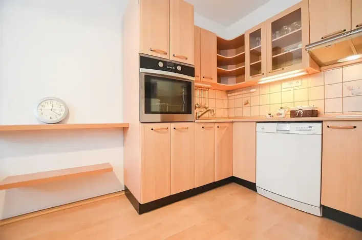 Pronájem bytu 3+1, Praha - Krč, Sládkovičova, 57 m2