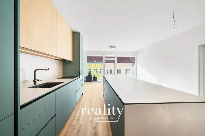 Prodej bytu 3+kk, Znojmo, Jarošova, 76 m2