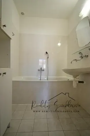 Prodej bytu 2+1, Hranice, Obránců míru, 60 m2