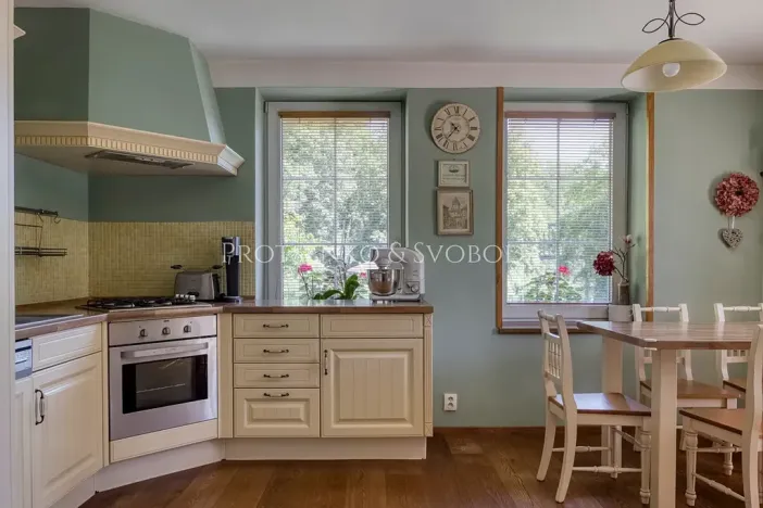 Prodej rodinného domu, Ledečko, 257 m2