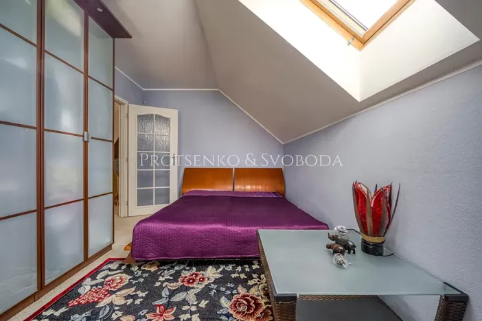 Prodej rodinného domu, Hostivice, náměstí Jana IV. z Dražic, 185 m2