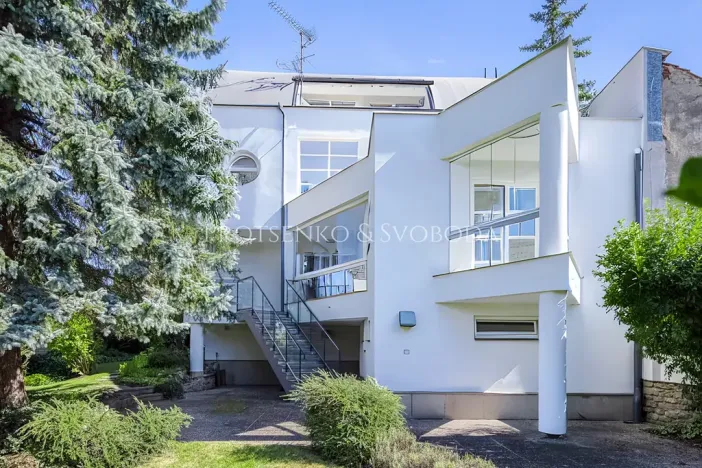 Prodej vily, Křižanov, Benešovo náměstí, 530 m2