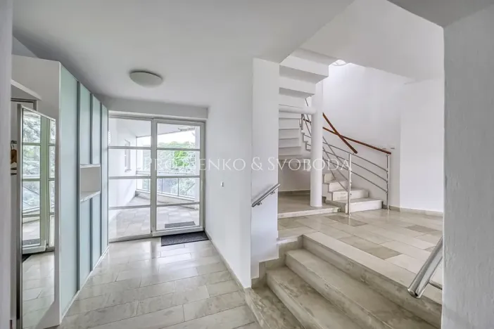 Prodej kanceláře, Křižanov, Benešovo náměstí, 530 m2