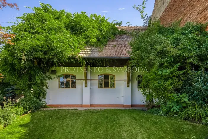 Prodej kanceláře, Křižanov, Benešovo náměstí, 530 m2