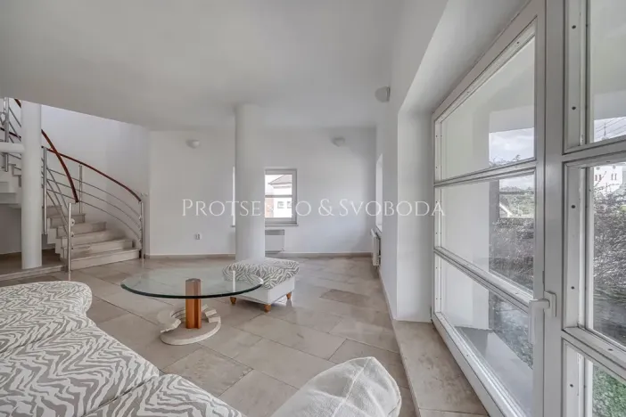 Prodej ordinace, Křižanov, Benešovo náměstí, 530 m2