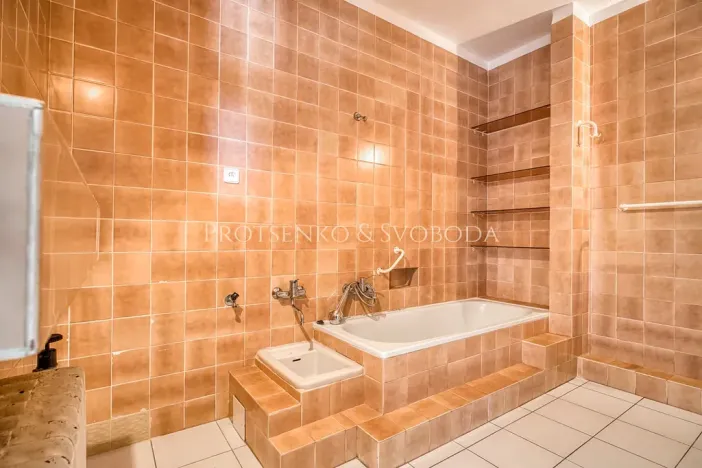 Prodej ordinace, Křižanov, Benešovo náměstí, 530 m2