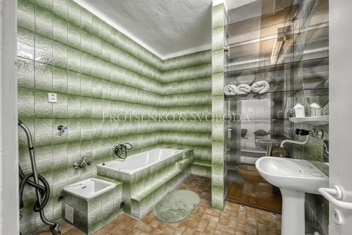 Prodej ubytování, Křižanov, Benešovo náměstí, 530 m2