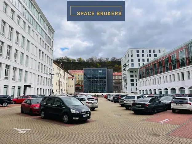 Pronájem kanceláře, Praha, Křižíkova, 550 m2